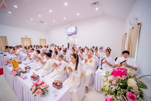 ภาพ No.234699:วันอาทิตย์ที่ 20 กรกฎาคม  พ.ศ.2568 พิธีทอดผ้าป่าภาคพื้นอเมริกา พิธีเจริญพระพุทธมนต์ ฉลองอาคารแก้วธรรมชัยรัตนอนันต์ วัดพระธรรมกายเทนเนสซี ประเทศสหรัฐอเมริกา