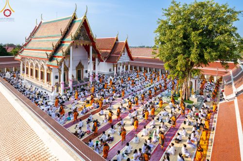ภาพ No.110489:พิธีต้อนรับพระธรรมยาตรา ในโครงการธรรมยาตรากตัญญูบูชา มหาปูชนียาจารย์ พระมงคลเทพมุนี(สด จนฺทสโร) พระผู้ปราบมาร อนุสรณ์สถาน 7 แห่ง ปีที่ 12 วันที่ 11 มกราคม พ.ศ. 2567 ณ อนุสรณ์สถานลำดับที่ 3 สถานที่เกิดใหม่ในเพศสมณะ วัดสองพี่น้อง จ.สุพรรณบุรี