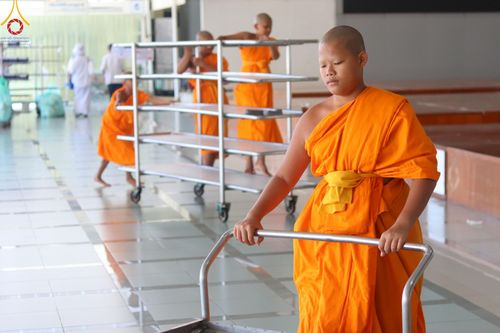 ภาพ No.177471:พิธีถวายภัตตาหารเมนูสวรรค์ และพิธีบุพเปตพลี ครั้งที่ 158 ร่วมอุทิศบุญแด่หมู่ญาติที่ล่วงลับไปแล้ว และสืบทอดอายุพระพุทธศาสนา ณ วัดพระธรรมกาย วันที่ 30 พฤศจิกายน พ.ศ.2567 (วันพระ แรม 15 ค่ำ เดือน 12)