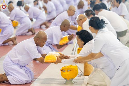 ภาพ No.180638:พิธีบรรพชาอุปสมบท โครงการอุปสมบทบูชาธรรมมหาปูชนียาจารย์ ประจำปีพุทธศักราช 2567 วันเสาร์ที่ 7 ธันวาคมพ.ศ. 2567 ณ วัดพระธรรมกาย จ.ปทุมธานี