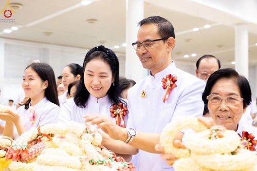 ภาพ No.160068:พิธีปฎิบัติธรรม , พิธีสักการะพระมงคลเทพมุนี (สด จนฺทสโร) พระผู้ปราบมาร ณ สภาธรรมกายสากล วัดพระธรรมกาย วันพฤหัสบดีที่ 10 ตุลาคม พ.ศ. 2567