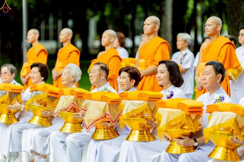 ภาพ No.227461:วันเสาร์ที่ 31 พฤษภาคม พ.ศ. 2568 พิธีเวียนประทักษิณรอบพระอุโบสถ ในพิธีอุปสมบท สามเณรเตรียม DCI รุ่นที่ 22 ณ อุโบสถพระไตรปิฎก วัดพระธรรมกาย