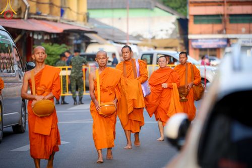ภาพ No.343137:วันอาทิตย์ที่ 16 สิงหาคม พ.ศ.2569 พิธีตักบาตรพระ 10,000 รูป นานาชาติ ปีที่ 23 คณะสงฆ์ 4 ประเทศ 14 จังหวัดภาคใต้ น้อมถวายเป็นพุทธบูชา ทำบุญเพื่อแม่- พ่อ ณ ถนนนิพัทธ์อุทิศ 3 อ.หาดใหญ่ จ.สงขลา