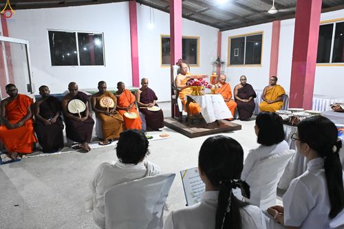 ภาพ No.278875:วันที่ 1 พฤศจิกายน  2568 กฐินสมทบวัดต่างประเทศ โดยคณะศิษยานุศิษย์ บูชาธรรม 81 ปี หลวงพ่อธัมมชโย กฐินช้างศรีลังกา  ณ วัดสุวรรณวิหาร เขตอาวิซาเวรี ประเทศศรีลังกา