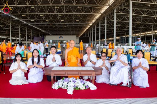 ภาพ No.316675:วันอาทิตย์ที่ 29 มีนาคม พ.ศ. 2569 พิธีทอดผ้าบังสุกุลและพิธีชำระร่าง โยมพ่อณรงค์ จินตมากุล  สิริอายุ 99 ปี 11 เดือน โยมบิดา พระครูปลัดรัตนวีรวัฒน์ (รังสฤษดิ์ อิทฺธิจินตโก) ที่ปรึกษาเจ้าคณะจังหวัดปทุมธานี เจ้าอาวาสวัดพระธรรมกาย  ณ ฌาปนสถานชั่วคราว ทางเข้า 