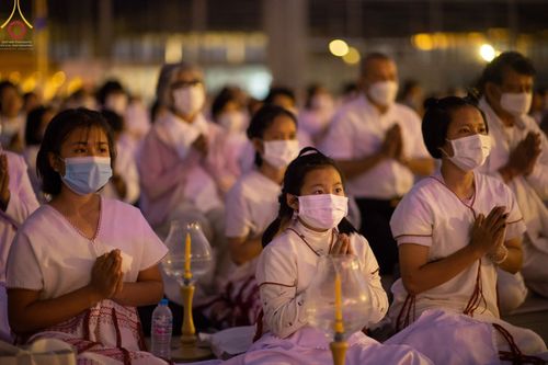 ภาพ No.75342:พิธีจุดประทีปถวายเป็นพุทธบูชา และบูชาธรรมมหาปูชนียาจารย์ ในโครงการธรรมยาตรากตัญญูบูชา มหาปูชนียาจารย์ พระมงคลเทพมุนี(สด จนฺทสโร) พระผู้ปราบมาร ปีที่ 11 ณ อนุสรณ์สถานลำดับที่ 7 สถานที่ขยายวิชชาธรรมกาย วัดพระธรรมกาย จ.ปทุมธานี วันที่ 31 มกราคม พ.ศ. 2566