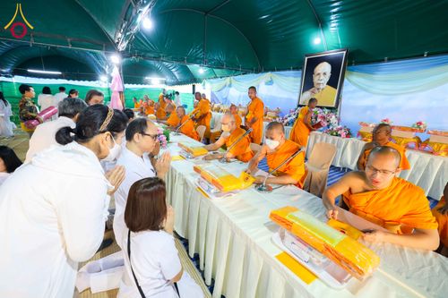 ภาพ No.301079:วันที่ 23 มกราคม พ.ศ. 2569 พิธีถวายภัตตาหารเป็นสังฆทาน แด่พระธรรมยาตรา ณ อนุสรณ์สถานบางปลา วัดบางปลา อำเภอบางเลน จังหวัดนครปฐม ในโครงการธรรมยาตรา กตัญญูบูชา มหาปูชนียาจารย์ พระมงคลเทพมุนี(สด จนฺทสโร) พระผู้ปราบมาร อนุสรณ์สถาน 7 แห่ง ปีที่ 14