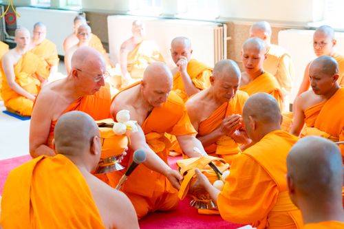 ภาพ No.83886:พิธีเวียนประทักษิณ,พิธีบรรพชาและพิธีอุปสมบทหมู่ ในโครงการอบรมพระธรรมทายาทในทวีปยุโรป  รุ่นที่ 9 วันอาทิตย์ที่ 16 กรกฎาคม พ.ศ. 2566 ณ วัดพระธรรมกายเบเนลักซ์  ประเทศเบลเยียม