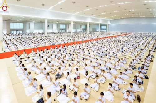 ภาพ No.222866:วันอาทิตย์ต้นเดือนที่ 4 พฤษภาคม พ.ศ. 2568 พิธีบูชาข้าวพระ ณ สภาธรรมกายสากล วัดพระธรรมกาย