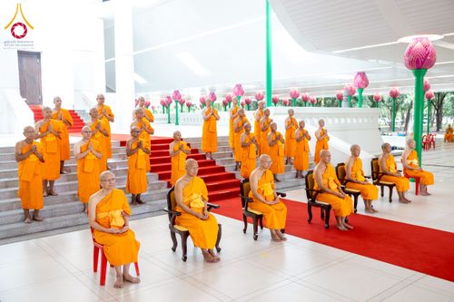 ภาพ No.256285:วันที่ 4 ตุลาคม พ.ศ. 2568 พิธีบรรพชาอุปสมบท  โครงการอุปสมบทหมู่บูชาธรรม 141 ปี  พระมงคลเทพมุนี (สด จนฺทสโร) ณ โบสถ์พระไตรปิฏก วัดพระธรรมกาย จ.ปทุมธานี