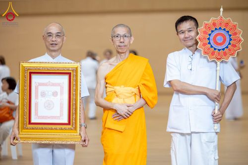 ภาพ No.232611:วันอาทิตย์ที่ 6 กรกฏาคม พ.ศ. 2568 พิธีมุทิตาสักการะพระครูสัญญาบัตร ปีพุทธศักราช 2568 ณ ห้องแก้วสารพัดนึก2 สภาธรรมกายสากล วัดพระธรรมกาย