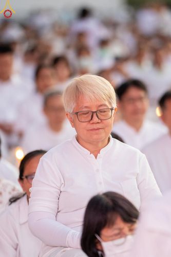 ภาพ No.192734:พิธีจุดประทีปถวายเป็นพุทธบูชา และบูชาธรรมมหาปูชนียาจารย์ ณ อนุสรณ์สถานคลองบางนางแท่น อ.สามพราน จ.นครปฐม ในโครงการธรรมยาตรา กตัญญูบูชา มหาปูชนียาจารย์ พระมงคลเทพมุนี(สด จนฺทสโร) พระผู้ปราบมาร อนุสรณ์สถาน 7 แห่ง ปีที่ 13 วันที่ 10 มกราคม พ.ศ. 2568