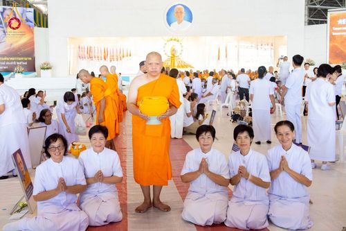 ภาพ No.277824:วันเสาร์ที่ 6 ธันวาคม พ.ศ. 2568 พิธีบรรพชาอุปสมบทและพิธีถวายบาตร โครงการอุปสมบทบูชาธรรมมหาปูชนียาจารย์ ประจำปี พ.ศ.2568 โครงการบวชพระนานาชาติ AEC และ WAB รุ่น CEO (นักบริหาร) รุ่นที่ 5 ณ มหาธรรมกายเจดีย์ วัดพระธรรมกาย