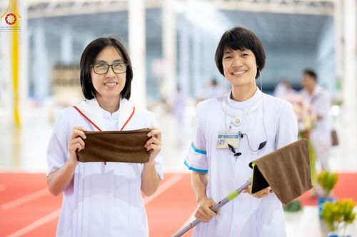 ภาพ No.134672:V.35 เพื่อบุญต้นเดือน การรับบุญของเจ้าหน้าที่หน่วยงานต่างๆ เพื่องานบุญวันอาทิตย์ต้นเดือน ณ วัดพระธรรมกาย วันที่ 7 เมษายน พ.ศ. 2567