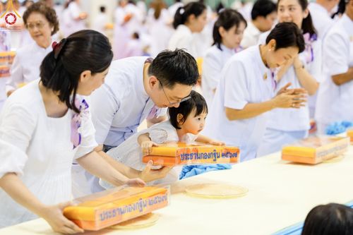 ภาพ No.167800:พิธีทอดกฐิน และ พิธีกรานกฐิน ในวันอาทิตย์ที่ 3 พฤศจิกายน พ.ศ. 2567 ณ วัดพระธรรมกาย จ.ปทุมธานี