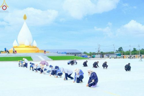 ภาพ No.211240:วันเสาร์ที่ 15 มีนาคม พ.ศ. 2568  การเตรียมงานของเจ้าหน้าที่ เพื่องานฉลองปทุมเจดีย์ ณ ศูนย์อบรมเยาวชนปัตตานี