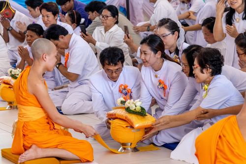 ภาพ No.136373:พิธีอุปสมบทสามเณรเตรียมสถาบันธรรมชัย รุ่นที่ 21 ณ โบสถ์พระไตรปิฏก วัดพระธรรมกาย วันเสาร์ที่ 4 พฤษภาคม พ.ศ.2567