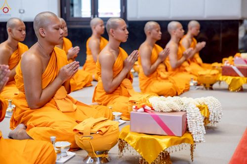 ภาพ No.227798:วันเสาร์ที่ 31 พฤษภาคม พ.ศ.2568 พิธีถวายผ้าไตรแด่สามเณรผู้เข้ารับการอุปสมบท , พิธีอุปสมบทสามเณรเตรียม DCI วัดพระธรรมกาย จ.ปทุมธานี