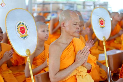 ภาพ No.229776:วันที่ 25 มิถุนายน พ.ศ. 2568 (แรม 15 ค่ำ เดือน 7) พิธีบุพเปตพลี ครั้งที่ 166 ร่วมอุทิศบุญแด่หมู่ญาติที่ล่วงลับไปแล้ว และสืบทอดอายุพระพุทธศาสนา ณ หอฉันคุณยายอาจารย์ฯ วัดพระธรรมกาย