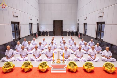 ภาพ No.156762:พิธีบรรพชาอุปสมบท ธรรมทายาท โครงการอุปสมบทหมู่บูชาธรรมครบรอบ 107 ปี วันครูผู้ค้นพบวิชชาธรรมกาย ณ โบสถ์พระไตรปิฏก วัดพระธรรมกาย วันเสาร์ที่ 14 กันยายน พ.ศ. 2567