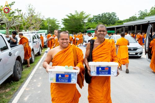 ภาพ No.226020:วันเสาร์ที่ 24 พฤษภาคม พ.ศ. 2568 พิธีถวายสังฆทาน 323 วัด ปีที่ 21 ครั้งที่ 177 พิธีมอบกองทุนหนุนแรงใจช่วยครูใต้ ปีที่ 18 ครั้งที่ 141 และพิธีทำบุญอุทิศส่วนกุศลให้ผู้วายชนม์ ณ ศูนย์ปฏิบัติธรรมภาคใต้ จ.สงขลา