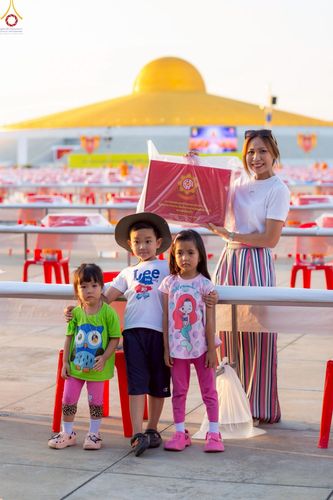 ภาพ No.225154:วันที่ 20 - 27 เมษายน พ.ศ. 2568 "ภาพแห่งความปลื้มที่ไม่มีวันจบ" คณะสงฆ์สามเณร เจ้าหน้าที่ และสาธุชน ร่วมแรงร่วมใจกันเตรียมงานและเก็บงาน เพื่อวันคุ้มครองโลก พิธีถวายมหาสังฆทานคณะสงฆ์ 40,000 กว่าวัดทั่วประเทศ