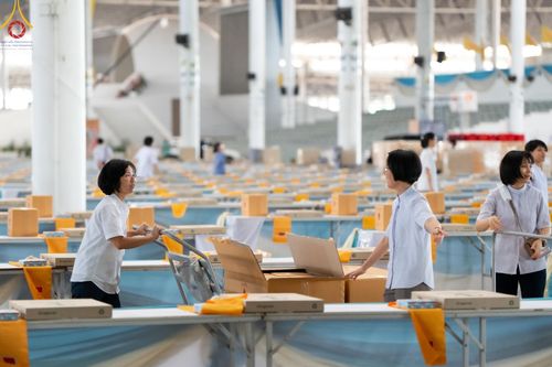 ภาพ No.60929:V.37 ยิ่งกว่าดี เพื่อ 80 ปีของพ่อ ภาพการเตรียมงานของหน่วยงานต่างๆ เพื่อพิธีฉลองอายุวัฒนมงคล 80 ปี หลวงพ่อธัมมชโย และรับถวายมหาสังฆทาน 10,000 กว่าวัดทั่วประเทศ ในวันคุ้มครองโลก วันจันทร์ที่ 22 เมษายน พ.ศ. 2567