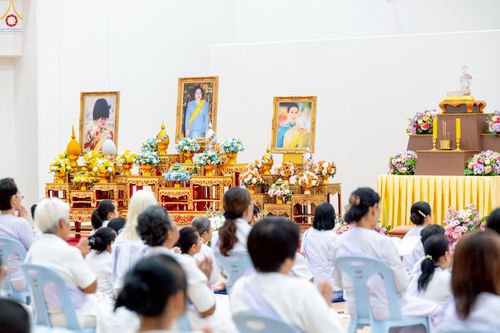 ภาพ No.242820:วันที่ 29-31 สิงหาคม พ.ศ. 2568 องค์กรภาคีเครือข่าย “บวร” (บ้าน-วัด-โรงเรียน-ราชการ) อ.คลองหลวง จัดบวชอุบาสิกาแก้ว ถวายพระราชกุศลแด่สมเด็จพระพันปีหลวง - กตัญญูบูชาแด่ผู้มีพระคุณ