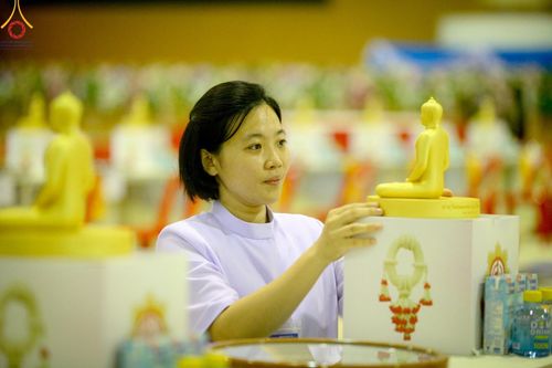 ภาพ No.59738:V.39 ทุ่มสุดใจ ธรรมชัย 80 ปี การเตรียมงาน การปฏิบัติงาน ของเจ้าหน้าที่หน่วยงานต่างๆ เพื่อพิธีฉลองอายุวัฒนมงคล 80 ปี หลวงพ่อธัมมชโย และรับถวายมหาสังฆทาน 10,000 กว่าวัดทั่วประเทศ ในวันคุ้มครองโลก จันทร์ที่ 22 เมษายน พ.ศ. 2567