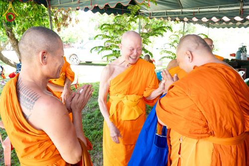 ภาพ No.149527:พิธีทักษิณานุปทานแด่บรรพชนตระกูลผ่องสวัสดิ์ และหมู่ญาติที่ล่วงลับไปแล้ว ประจำปี ครั้งที่ 19 วันพฤหัสบดีที่ 22 สิงหาคม พ.ศ. 2567 ณ พระมหาเจดีย์ทัตตชีโว ศูนย์อบรมเยาวชนกาญจนบุรี