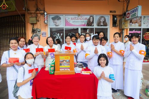 ภาพ No.85996:ตักบาตรพระนานาชาติ 10,000 รูป ใจกลางนครหาดใหญ่ จ.สงขลา วันอาทิตย์ที่ 20 สิงหาคม พ.ศ. 2566