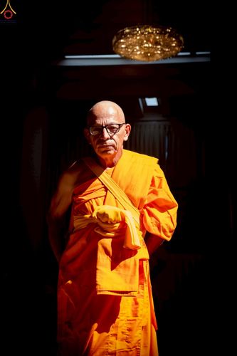 ภาพ No.252335:วันที่ 4-5 ตุลาคม พ.ศ. 2568  วัดพระธรรมกายแคลิฟอร์เนีย ประเทศสหรัฐอเมริกา ได้จัดพิธีตัดปอยผม โดยคณะสงฆ์ ญาติ ๆ และสาธุชน ให้กับนาคธรรมทายาท 8 ท่าน และได้จัดพิธีบรรพชา-อุปสมบท ฉลองพิธีทอดกฐินบรมจักรพรรดิ สร้างอุโบสถ 82 ปี บูชาธรรมหลวงพ่อธัมมชโย