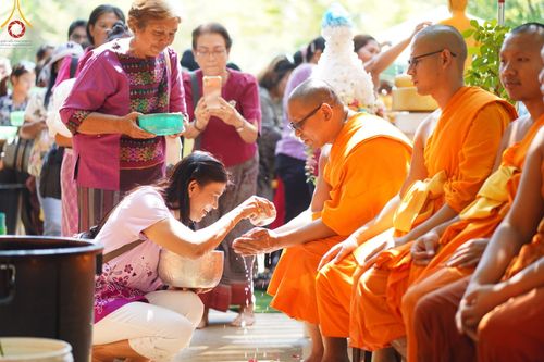 ภาพ No.61168:สามเณรออกบิณฑบาต และกิจกรรมอบรมสามเณร ในโครงการบรรพชาสามเณรฟื้นฟู พระพุทธศาสนาทั่วไทย ณ ศูนย์อบรมที่พักสงฆ์บ้านร่มเย็น จ.นราธิวาส วันที่ 2-15 เมษายน พ.ศ. 2567