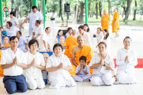 ภาพ No.244881:วันเสาร์ที่ 6 กันยายน พ.ศ. 2568 พิธีถวายบาตร บรรพชา อุปสมบทของนาคธรรมทายาท โครงการอุปสมบทหมู่บูชาธรรมครบรอบ 108 ปี  วันครูผู้ค้นพบวิชชาธรรมกาย ณ โบสถ์พระไตรปิฎก วัดพระธรรมกาย