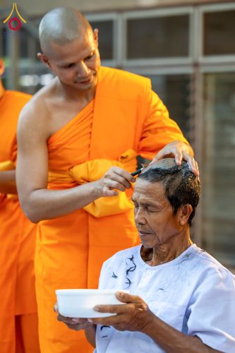 ภาพ No.135811:พิธีปลงผมธรรมทายาท โครงการบรรพชาและอุปสมบทหมู่ รุ่นบูชาธรรม 80 ปี หลวงพ่อธัมมชโย ณ หมู่บ้านบรรลุธรรม วัดพระธรรมกาย วันที่ 7 เมษายน พ.ศ. 2567