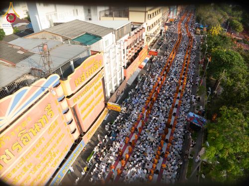 ภาพ No.312647:วันอาทิตย์ที่ 8 มีนาคม พ.ศ.2569 ทำบุญเมืองนครราชสีมา 558 ปี ตักบาตรพระ 10,000 รูป