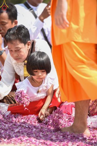 ภาพ No.129101:พระธรรมยาตราเดินธรรมยาตรา ณ ชุมชนรอบศูนย์ปฏิบัติธรรมภาคใต้ อ.บางกล่ำ จ.สงขลา วันที่ 10 มีนาคม พ.ศ. 2567