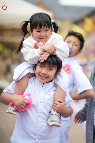 ภาพ No.142671:พิธีพัทธสีมา ประดิษฐานลูกนิมิตมหาสมบัติ สถาปนาอุโบสถวัดพระธรรมกายลอนดอน บูชาธรรม 80 ปี หลวงพ่อธัมมชโย วันเสาร์ที่ 22 มิถุนายน พ.ศ. 2567