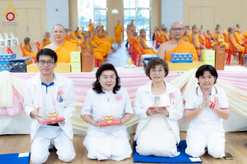 ภาพ No.272969:วันอาทิตย์ที่ 23 พฤศจิกายน พ.ศ.2568 พิธีมุทิตาสักการะ พระมหาเถระและพระเถระ ประจำปีพุทธศักราช 2568 ณ ห้องแก้วสารพัดนึก 2 สภาธรรมกายสากล  วัดพระธรรมกาย