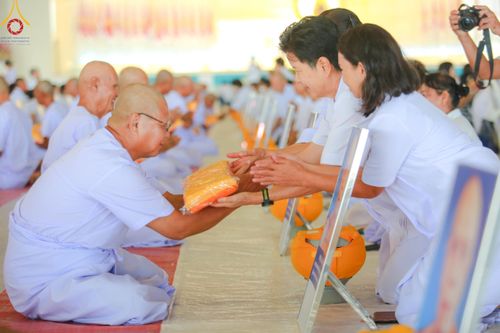 ภาพ No.180637:พิธีบรรพชาอุปสมบท โครงการอุปสมบทบูชาธรรมมหาปูชนียาจารย์ ประจำปีพุทธศักราช 2567 วันเสาร์ที่ 7 ธันวาคมพ.ศ. 2567 ณ วัดพระธรรมกาย จ.ปทุมธานี