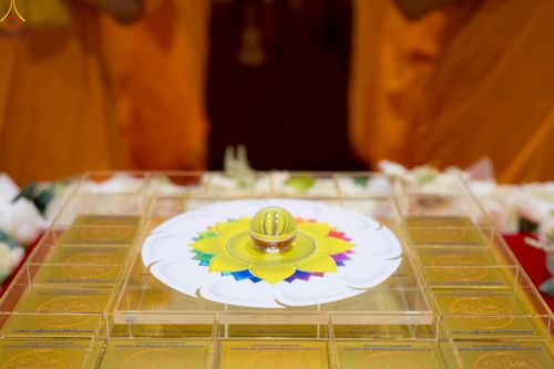 ภาพ No.239491:วันอาทิตย์ที่ 17 สิงหาคม พ.ศ. 2568 พิธีกดปุ่มอัญเชิญรูปเหมือน พระมงคลเทพมุนี (สด จันทสโร)  ณ มหาวิหารแก้วพระมงคลเทพมุนี  ศูนย์ปฏิบัติธรรมแก้วเมืองเลย