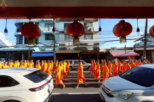 ภาพ No.248817:วันที่ 20 กันยายน พ.ศ. 2568 พิธีอัญเชิญรูปหล่อหลวงปู่วัดปากน้ำ ภาษีเจริญ จากวัดมงคลนิมิตร พระอารามหลวง เพื่อประดิษฐาน ณ วิหารพระมงคลเทพมุนี (สด จนฺทสโร)  ศูนย์ปฏิบัติธรรมภูเก็ต จ.ภูเก็ต