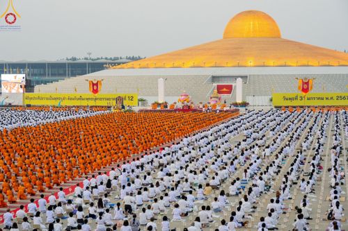 ภาพ No.122072:พิธีจุดประทีปถวายเป็นพุทธบูชา และบูชาธรรมมหาปูชนียาจารย์ พระมงคลเทพมุนี(สด จนฺทสโร) ในโครงการธรรมยาตรา กตัญญูบูชา มหาปูชนียาจารย์ พระมงคลเทพมุนี(สด จนฺทสโร) พระผู้ปราบมาร อนุสรณ์สถาน 7 แห่ง ปีที่ 12 วันที่ 31 มกราคม พ.ศ. 2567 ณ วัดพระธรรมกาย จ.ปทุมธานี