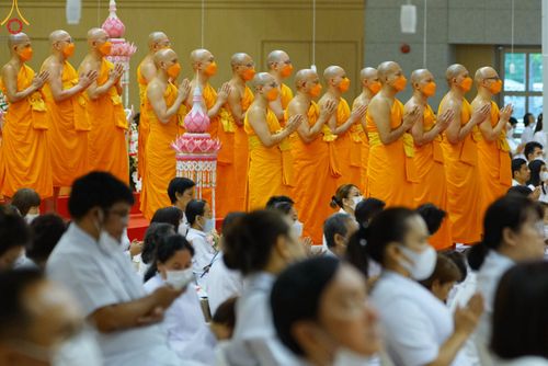 ภาพ No.84724:พิธีบรรจุพระบรมสารีริกธาตุภายในเกตุดอกบัวตูม องค์พระประธาน ณ ห้องแก้วสารพัดนึก 2 วัดพระธรรมกาย ในวันอาสาฬหบูชา อังคารที่ 1 สิงหาคม พ.ศ.2566
