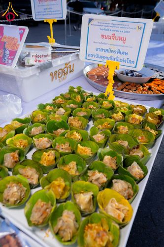 ภาพ No.288124:วันที่ 4 มกราคม พ.ศ. 2569 พิธีถวายภัตตาหารเป็นสังฆทาน แด่พระธรรมยาตรา ในโครงการธรรมยาตรา กตัญญูบูชา มหาปูชนียาจารย์ พระมงคลเทพมุนี(สด จนฺทสโร) พระผู้ปราบมาร อนุสรณ์สถาน 7 แห่ง ปีที่ 14 ณ อนุสรณ์สถานมหาวิหารพระมงคลเทพมุนี (โลตัสแลนด์) อ.สองพี่น้อง จ.สุพรร