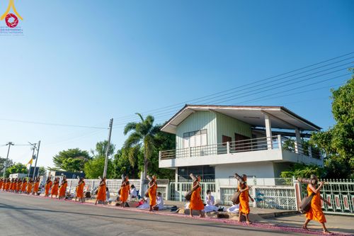 ภาพ No.106170:พิธีต้อนรับพระธรรมยาตรา ชุด 2 ในโครงการธรรมยาตรากตัญญูบูชา มหาปูชนียาจารย์  พระมงคลเทพมุนี(สด จนฺทสโร) พระผู้ปราบมาร  อนุสรณ์สถาน 7 แห่ง ปีที่ 12  วันที่ 3 มกราคม พ.ศ. 2567  ณ อนุสรณ์สถานโลตัสแลนด์ จ.สุพรรณบุรี