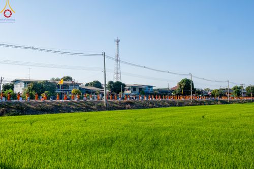 ภาพ No.105685:พิธีต้อนรับพระธรรมยาตรา ในโครงการธรรมยาตรากตัญญูบูชา มหาปูชนียาจารย์ พระมงคลเทพมุนี(สด จนฺทสโร) พระผู้ปราบมาร อนุสรณ์สถาน 7 แห่ง ปีที่ 12 วันที่ 3 มกราคม พ.ศ. 2567 ณ อนุสรณ์สถานโลตัสแลนด์ จ.สุพรรณบุรี