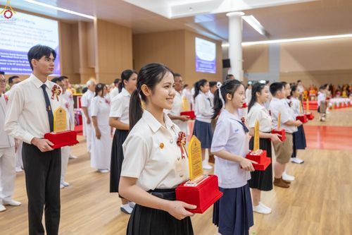 ภาพ No.311892:วันอังคารที่ 3 มีนาคม พ.ศ.2569 พิธีมอบโล่วัชรเกียรติยศ โครงการตอบปัญหาธรรมะทางก้าวหน้า ครั่งที่ 43, พิธีมอบโล่วัชรเกียรติยศ โครงการสอบตอบปัญหาศีลธรรม เพื่อสันติภาพโลก (World-Pec) ครั้งที่ 19 ณ สภาธรรมกายสากล วัดพระธรรมกาย