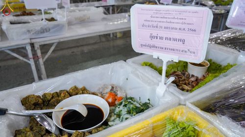 ภาพ No.75162:พิธีถวายภัตตาหารเป็นสังฆทาน แด่คณะพระธรรมยาตราฯ ในโครงการธรรมยาตรากตัญญูบูชา มหาปูชนียาจารย์ พระมงคลเทพมุนี(สด จนฺทสโร) พระผู้ปราบมาร อนุสรณ์สถาน 7 แห่ง ปีที่ 11 วันที่ 31 มกราคม พ.ศ. 2566