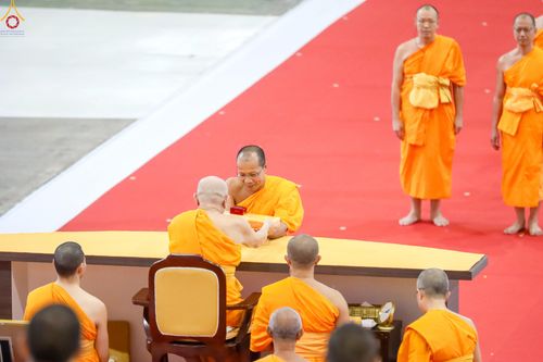 ภาพ No.338975:วันอาทิตย์ที่ 12 กรกฎาคม พ.ศ.2569 พิธีมุทิตาผู้สอบได้เปรียญธรรม ประโยค 1-2 ถึง ป.ธ.9 และ บ.ศ.1-2 ถึง บ.ศ.6 สำนักศาสนศึกษาวัดพระธรรมกาย ประจำปี 2569, พิธีมอบตราตั้งแต่งตั้งอาจารย์ใหญ่ สำนักศาสนศึกษาวัดพระธรรมกาย